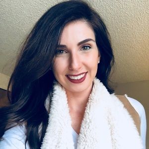 Meet your Posher, Jillian